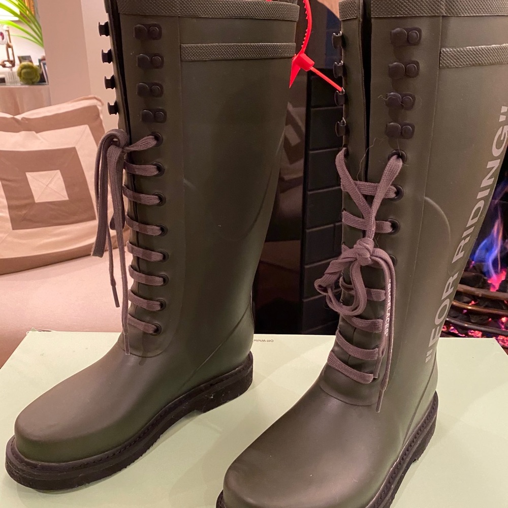 OFF WHITE “FOR WALKING” BOOTS